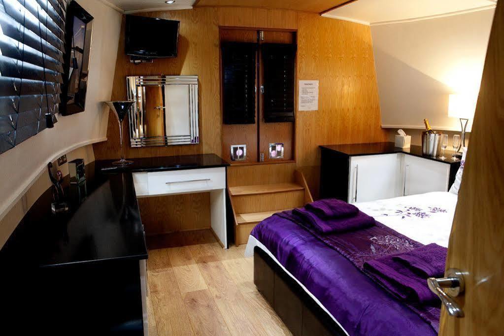 The Joker Boat Hotel Liverpool Exterior foto